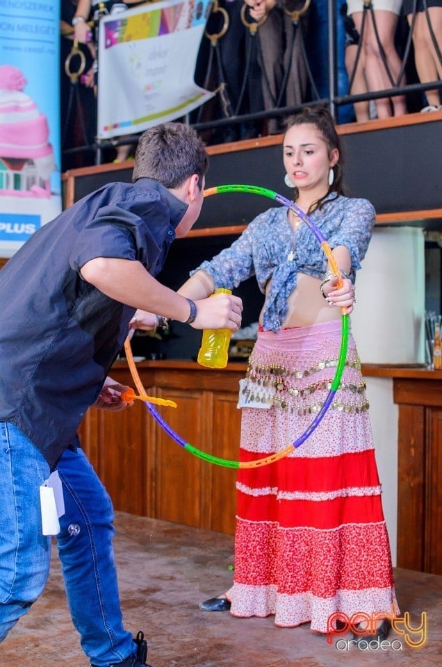Balul Bobocilor pentru secţia maghiară din Liceul Mihai Eminescu,