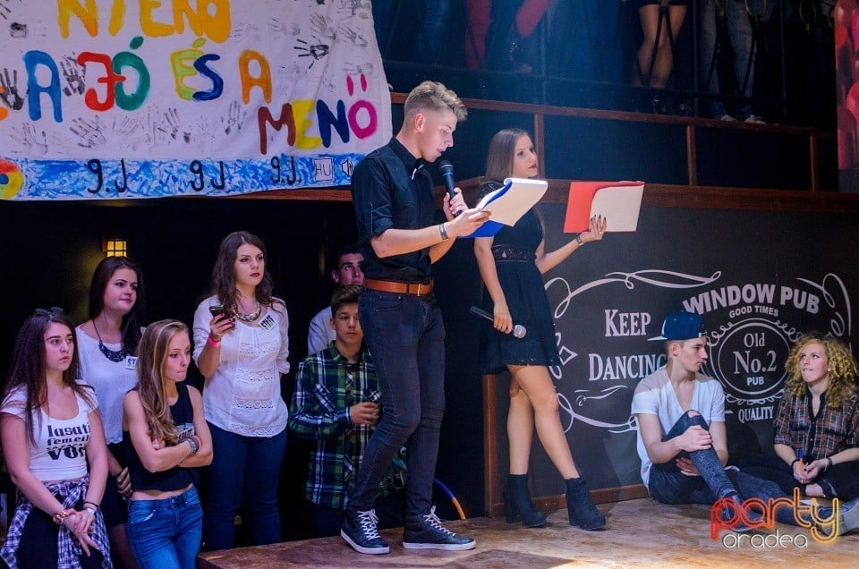 Balul Bobocilor pentru secţia maghiară din Liceul Mihai Eminescu,