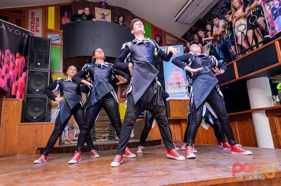 Balul Bobocilor pentru secţia maghiară din Liceul Mihai Eminescu,
