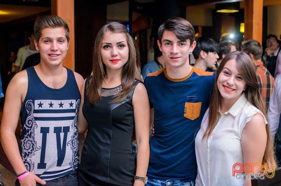 Balul Bobocilor pentru secţia maghiară din Liceul Mihai Eminescu,