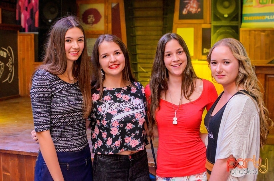 Balul Bobocilor pentru secţia maghiară din Liceul Mihai Eminescu,