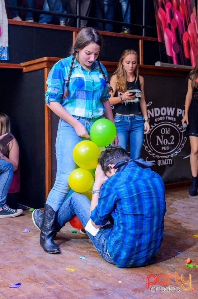 Balul Bobocilor pentru secţia maghiară din Liceul Mihai Eminescu,