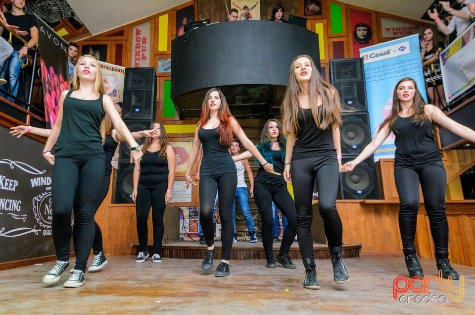 Balul Bobocilor pentru secţia maghiară din Liceul Mihai Eminescu,