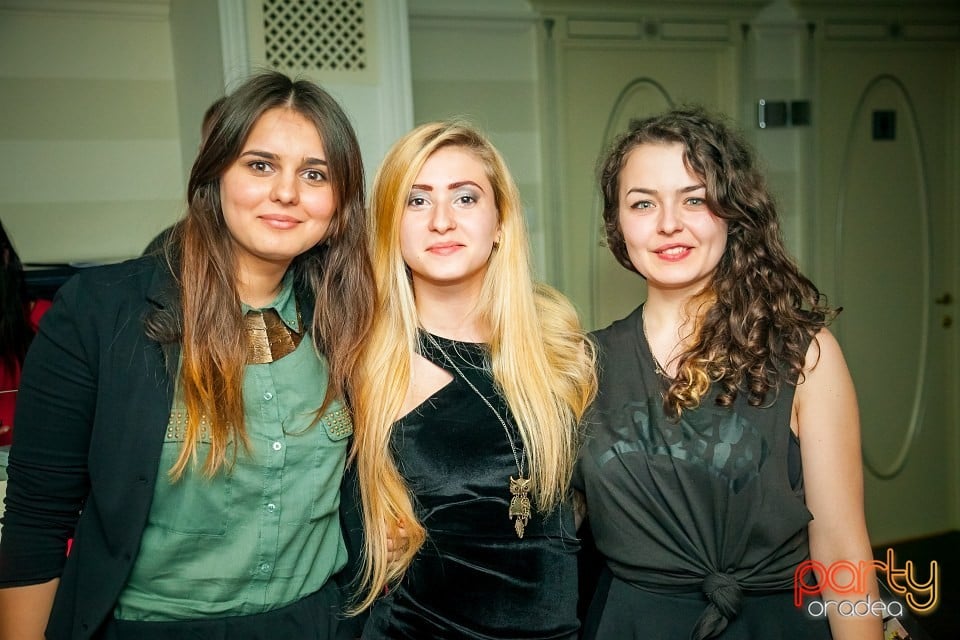 Balul Liceenilor, Crown Pub