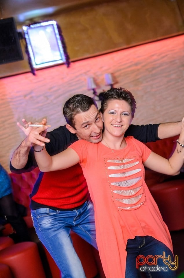 Beginning The New Year Party, Downtown Paparazzi