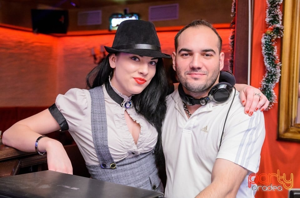 Beginning The New Year Party, Downtown Paparazzi