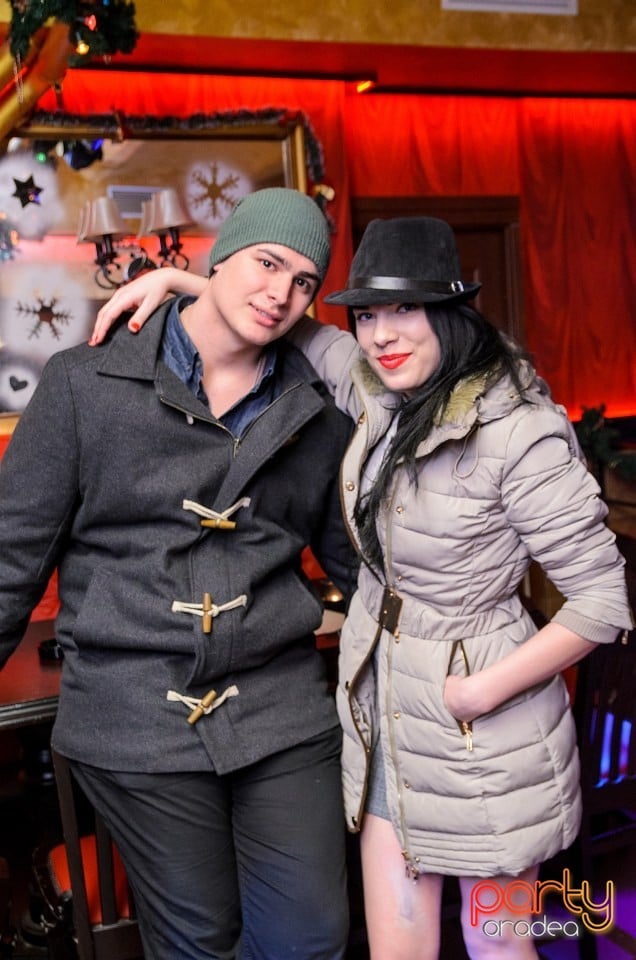 Beginning The New Year Party, Downtown Paparazzi