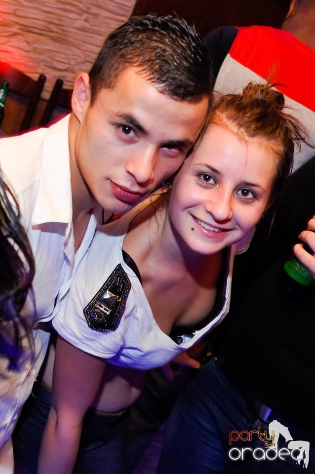 Bere, distracţie şi muzică bună în Downtown,