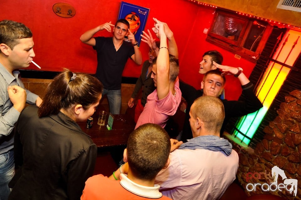 Bere, distracţie şi muzică bună în Downtown,