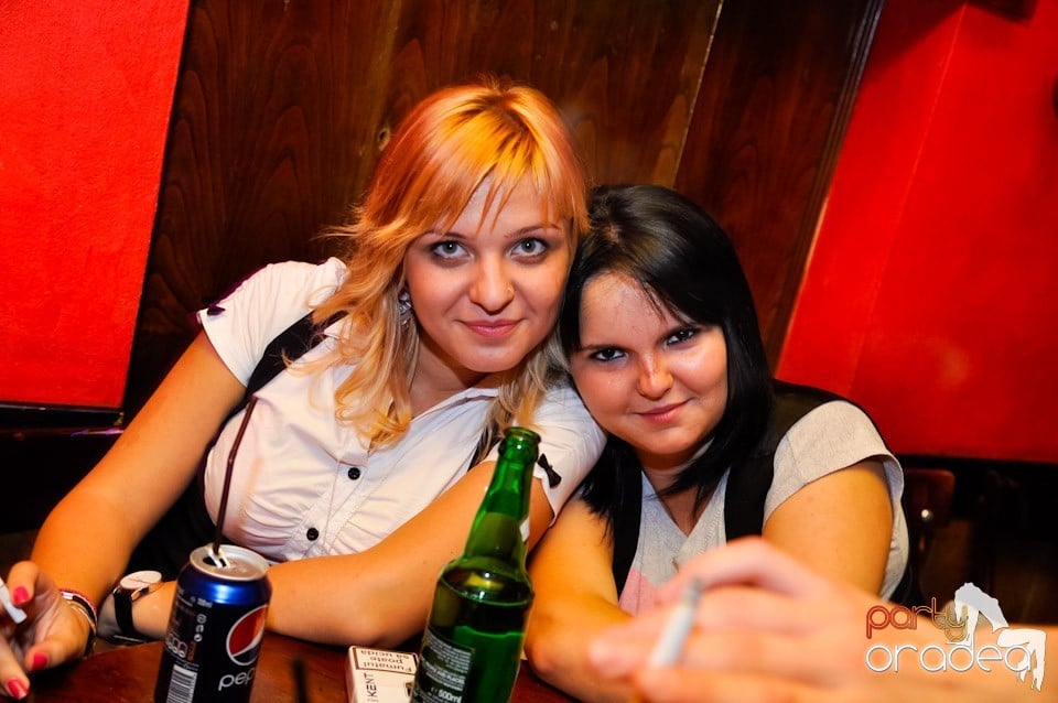 Bere, distracţie şi muzică bună în Downtown,