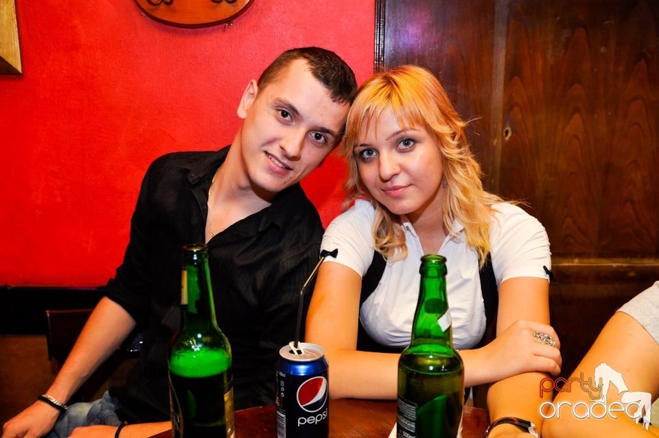 Bere, distracţie şi muzică bună în Downtown,
