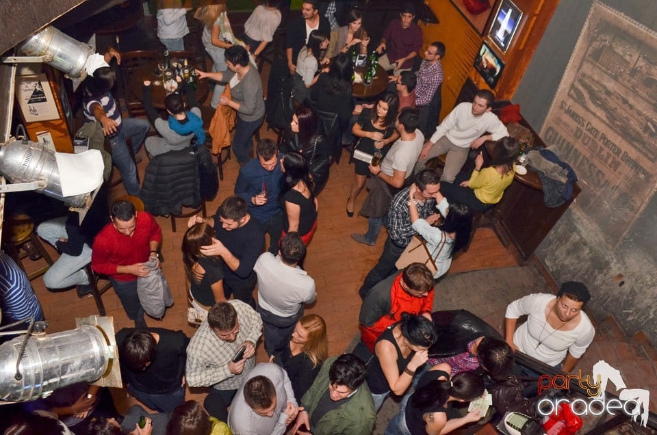 Bere, distracţie şi muzică bună în Lord's, Lord's Pub