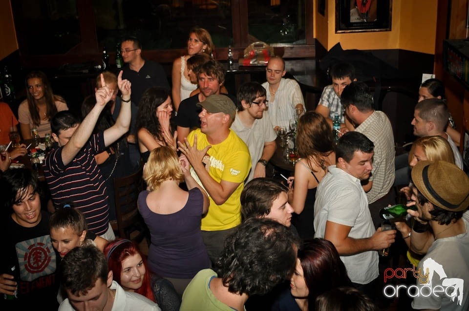 Bere, distracţie şi muzică bună în Lord's, Lord's Pub