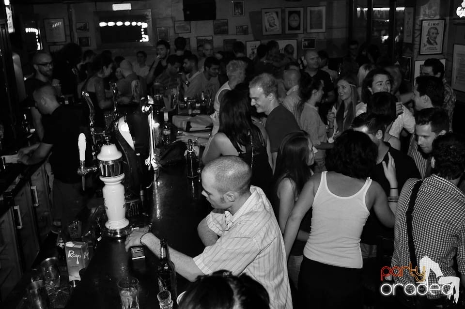 Bere, distracţie şi muzică bună în Lord's, Lord's Pub