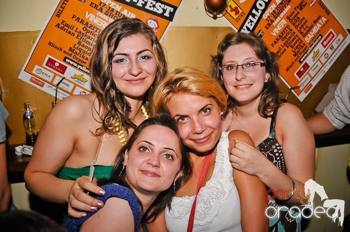 Birthday Party în Yellow Submarine, 