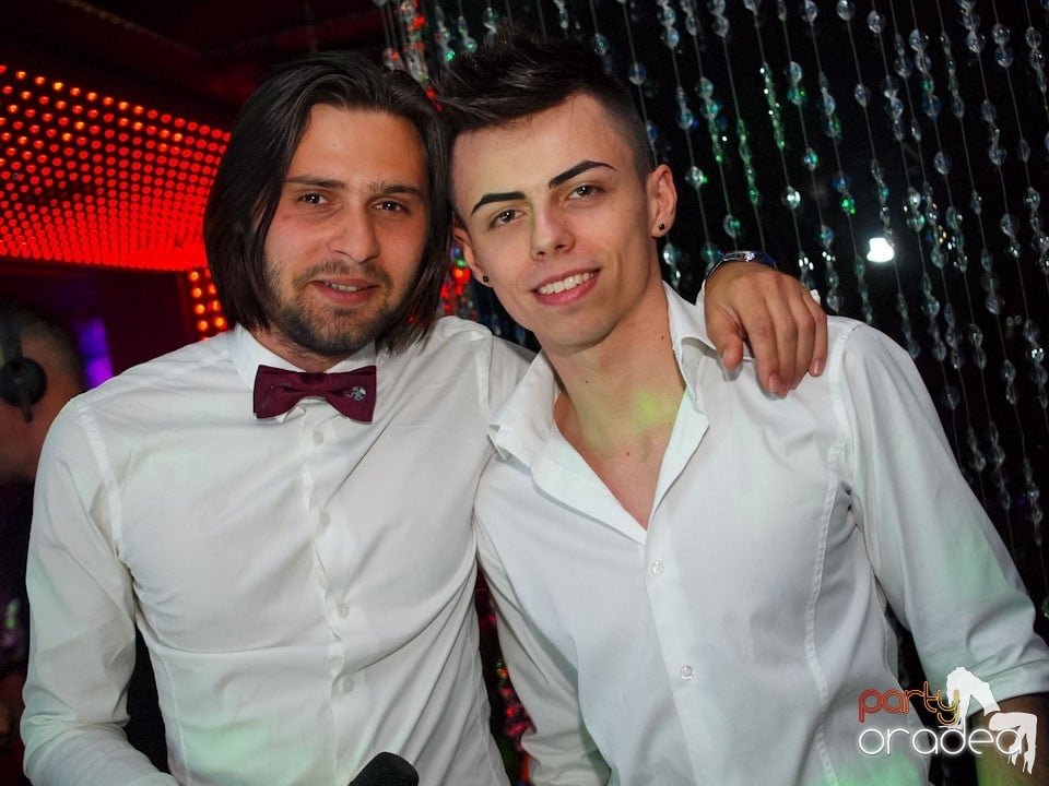 Black & White Party în The One Café & Club, 