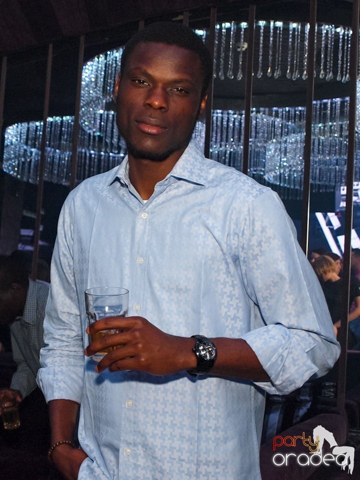 Black & White Party în The One Café & Club, 