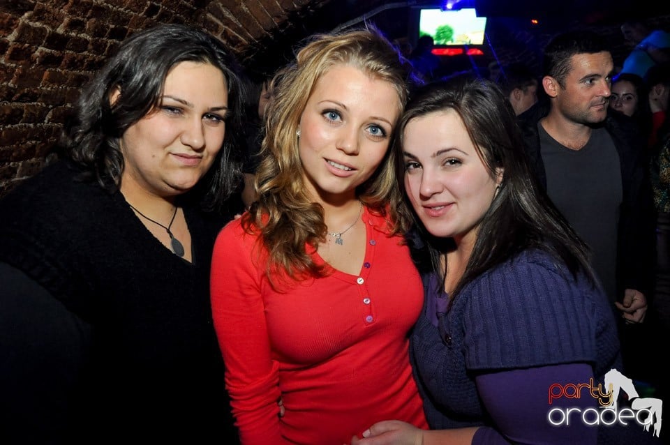 Black Friday Party în Escape,