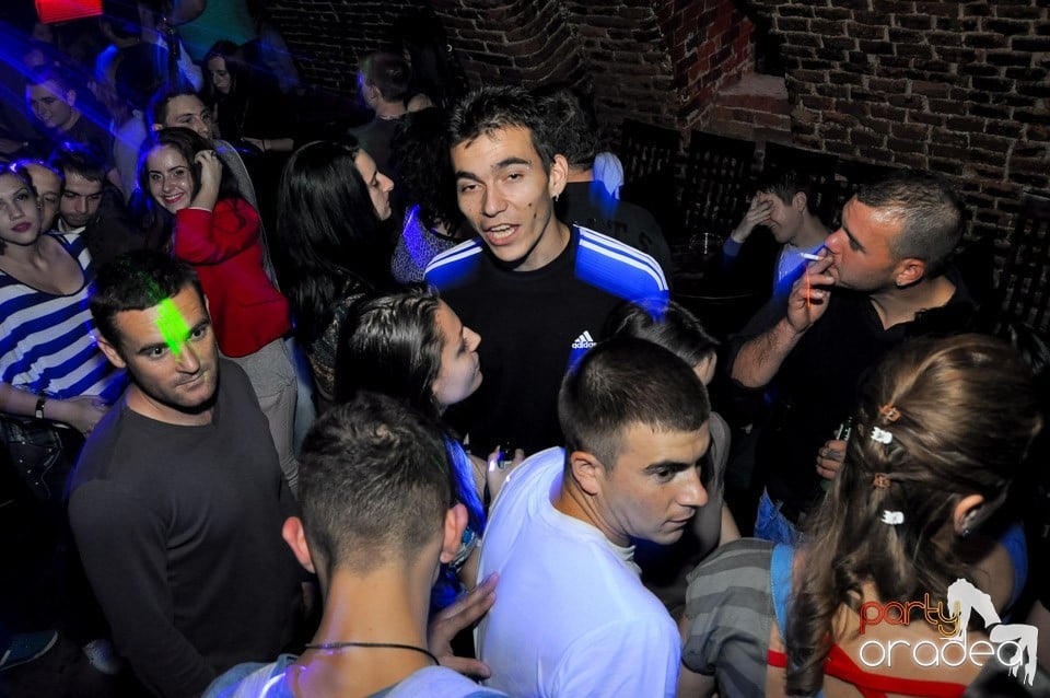 Black Friday Party în Escape,