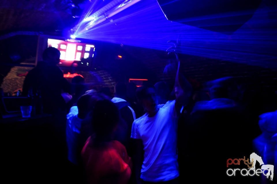 Black Friday Party în Escape,