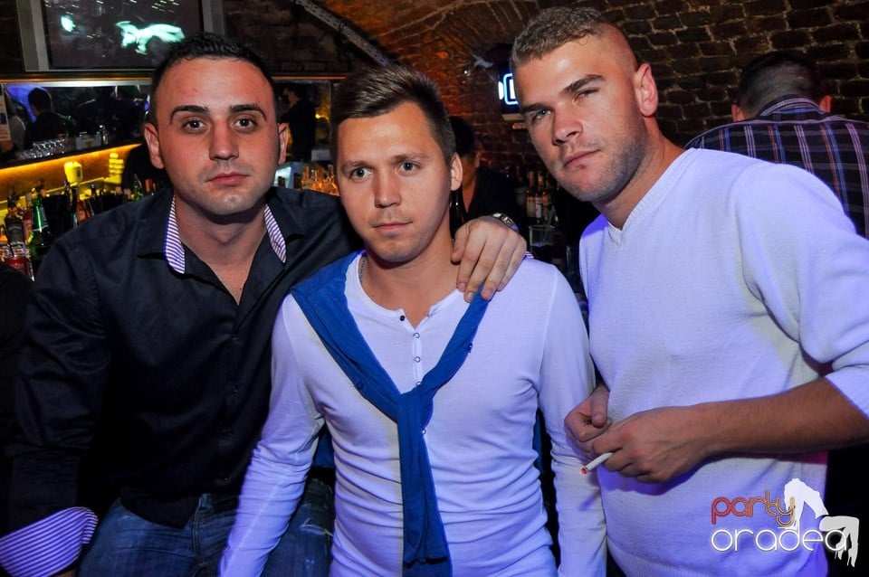 Black Friday Party în Escape,