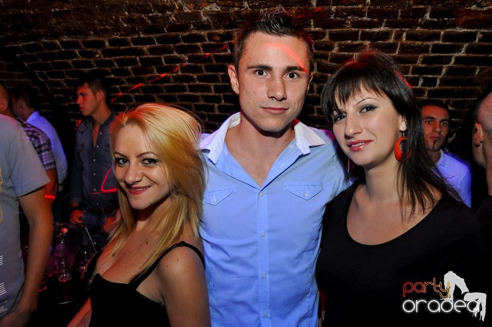 Black Friday Party în Escape,