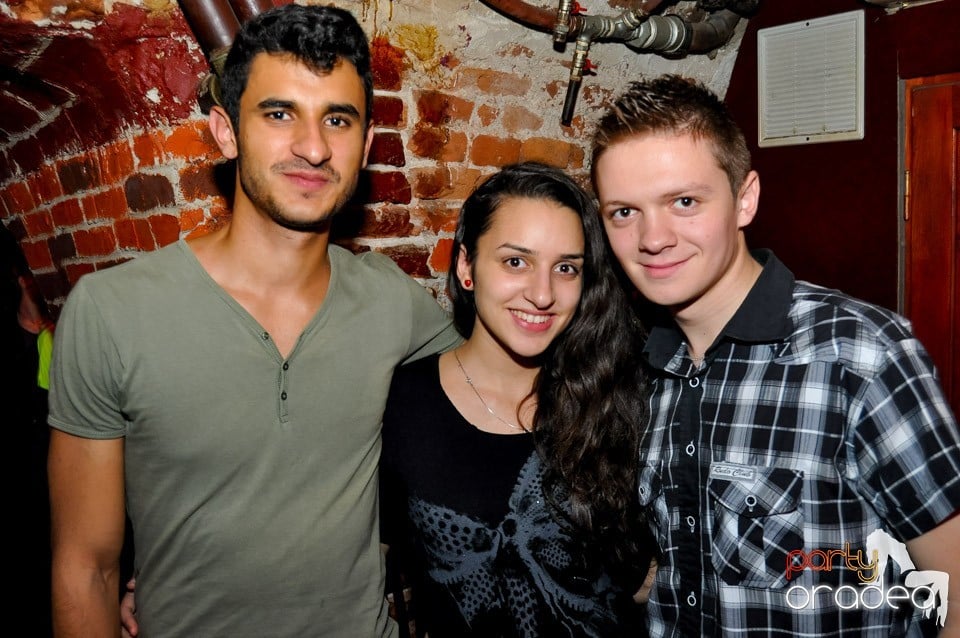 Black Friday Party în Escape,