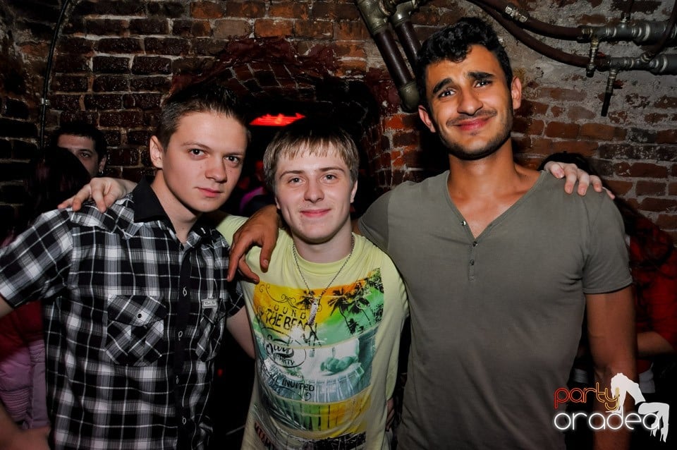 Black Friday Party în Escape,