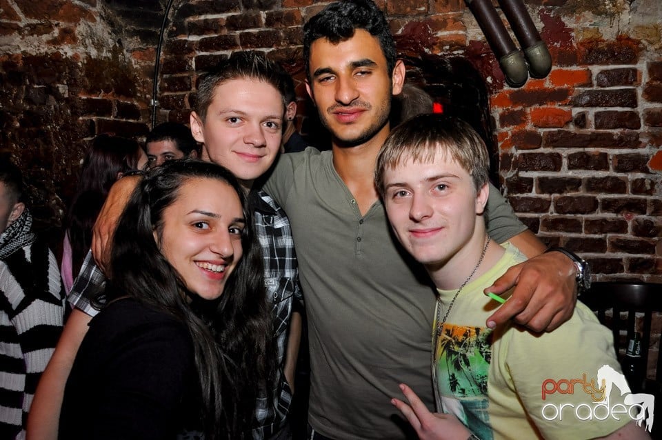 Black Friday Party în Escape,