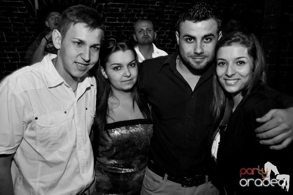 Black Friday Party în Escape,