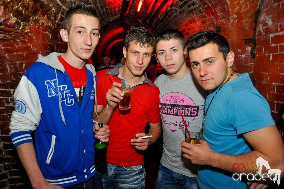 Black Friday Party în Escape,