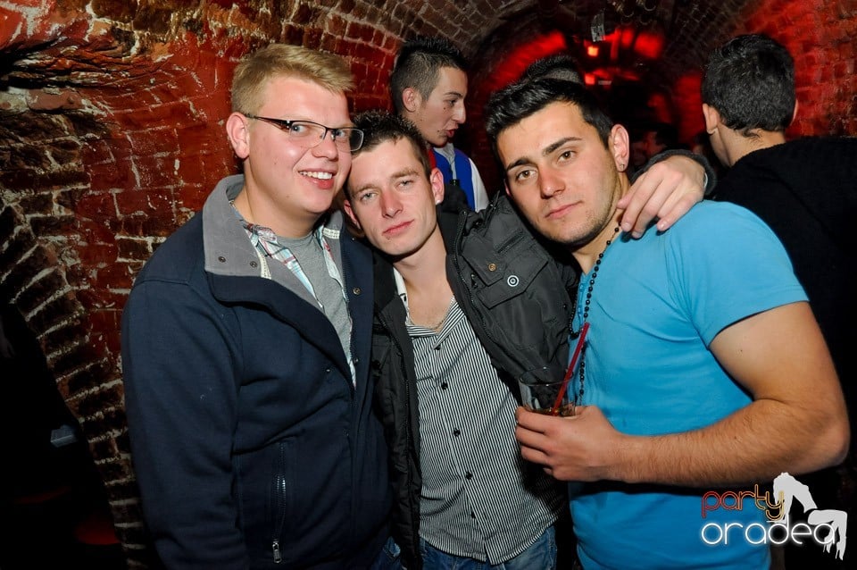 Black Friday Party în Escape,