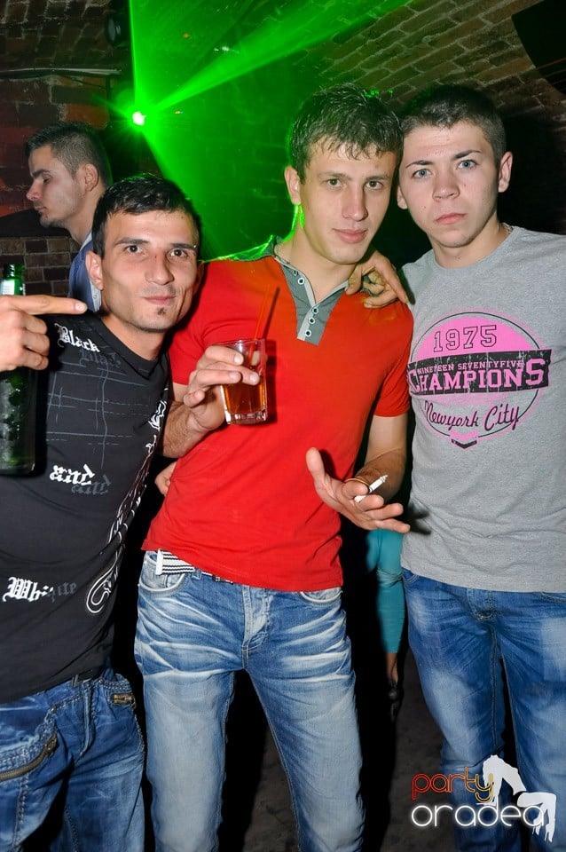 Black Friday Party în Escape,