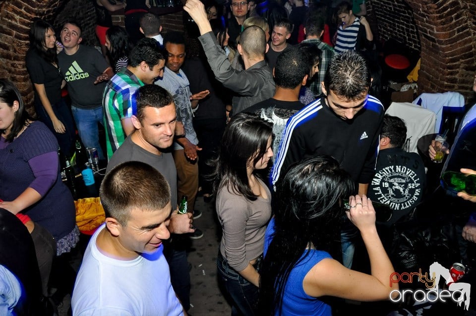 Black Friday Party în Escape,