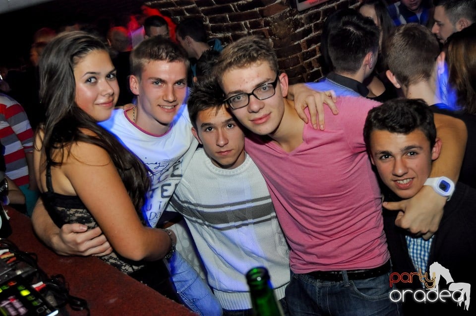 Black Friday Party în Escape,