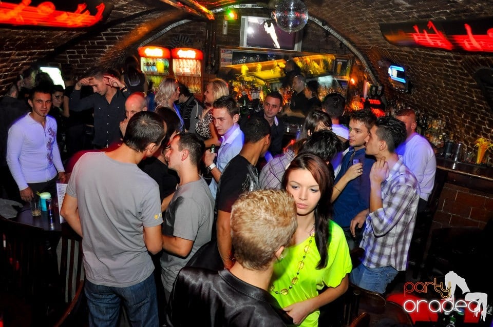 Black Friday Party în Escape,