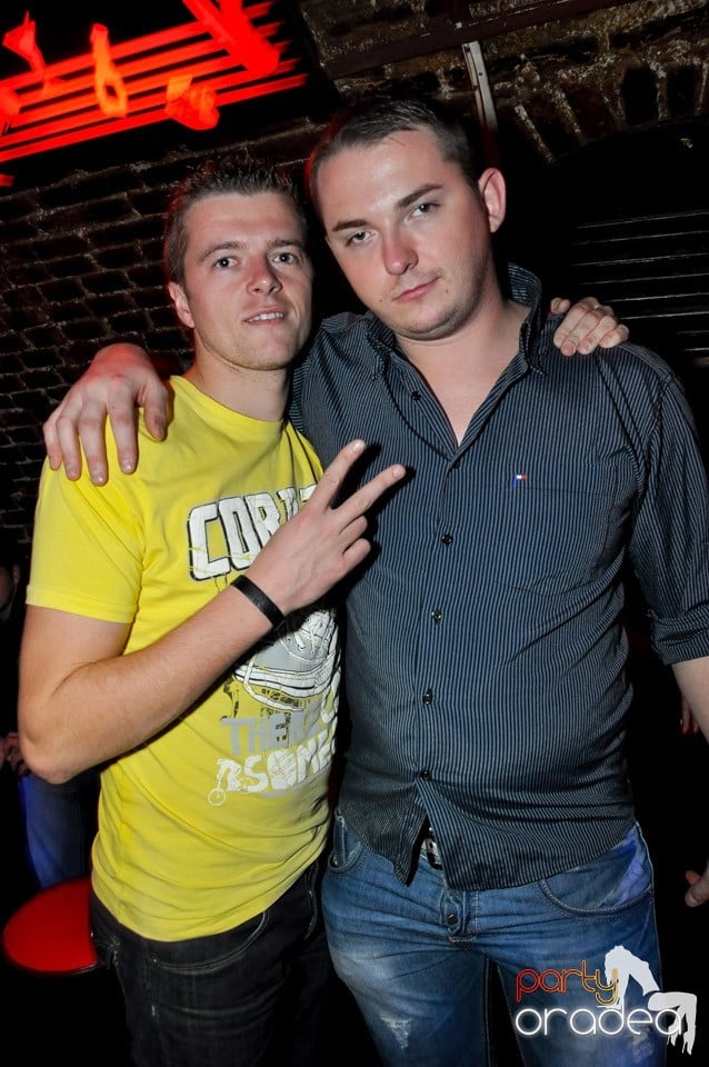 Black Friday Party în Escape,