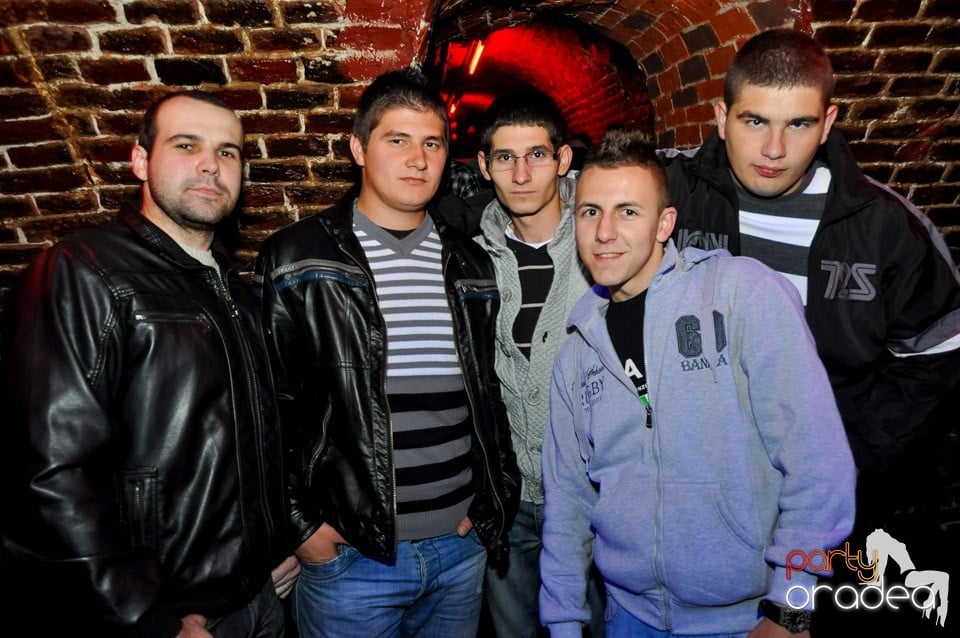 Black Friday Party în Escape,