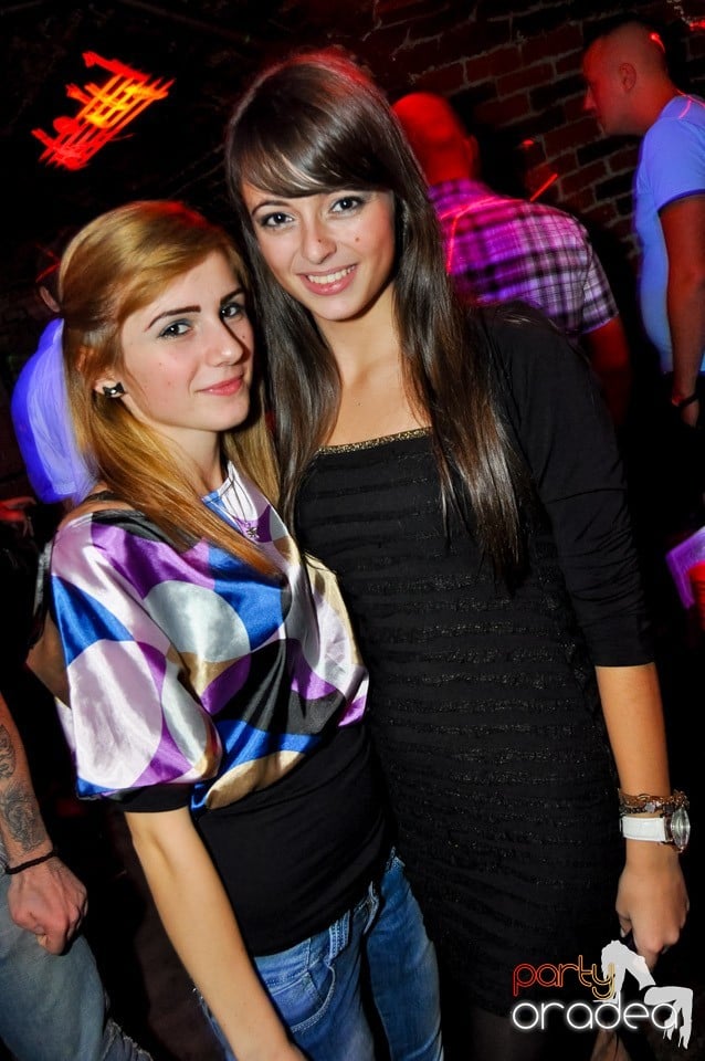 Black Friday Party în Escape,