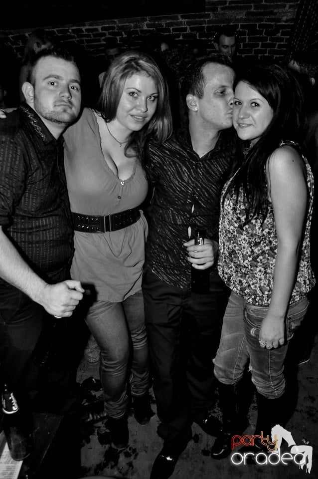 Black Friday Party în Escape,