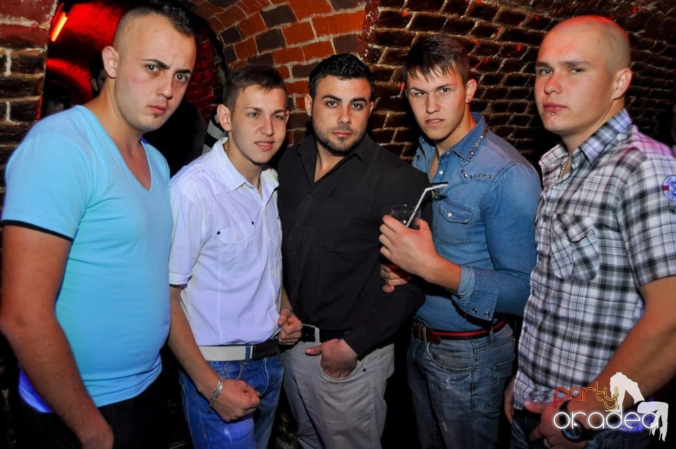 Black Friday Party în Escape,