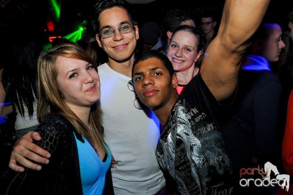 Black Friday Party în Escape,