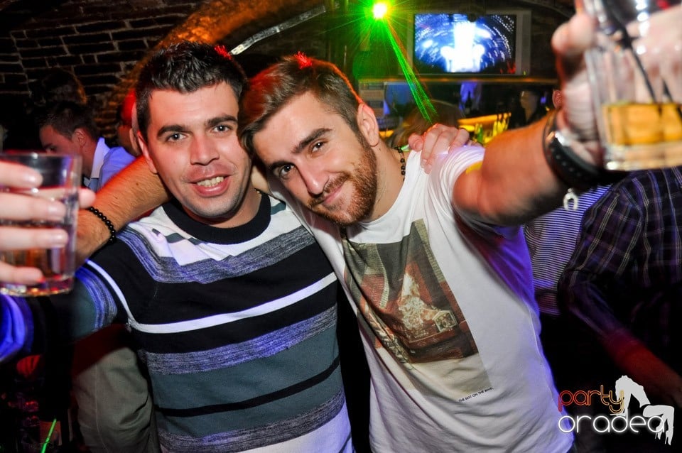 Black Friday Party în Escape,