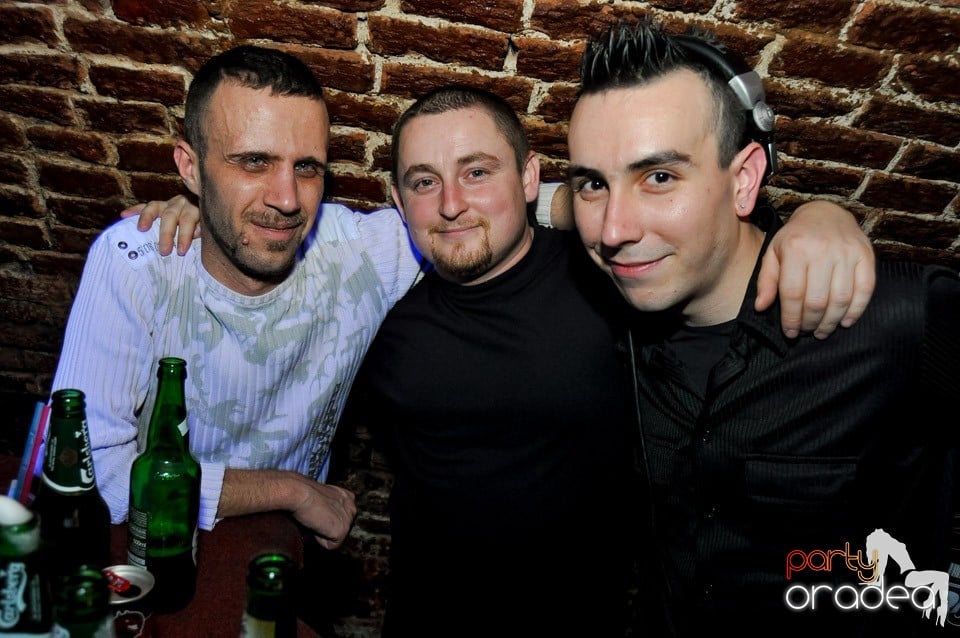 Black Friday Party în Escape,