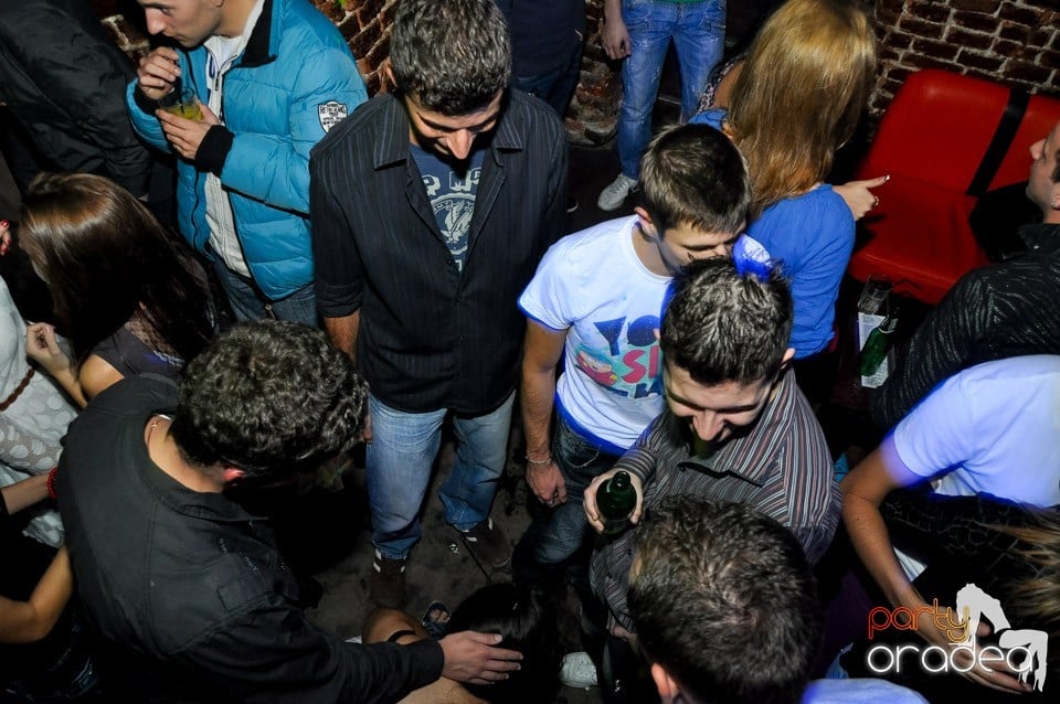 Black Friday Party în Escape,