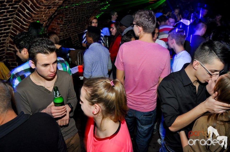 Black Friday Party în Escape,