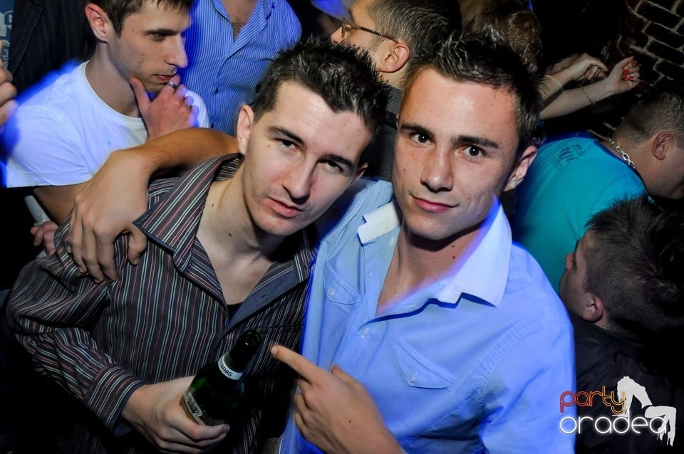 Black Friday Party în Escape,