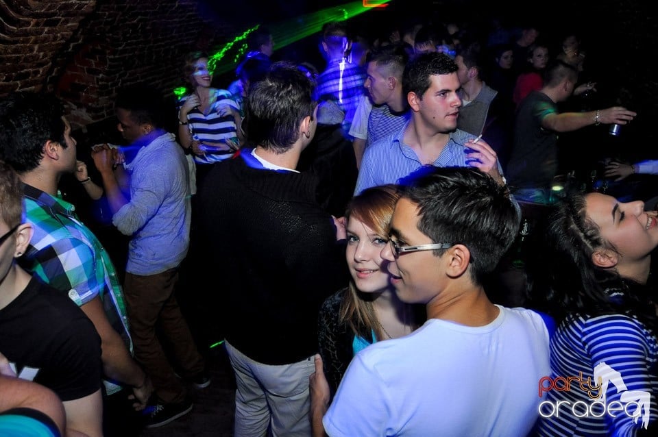 Black Friday Party în Escape,