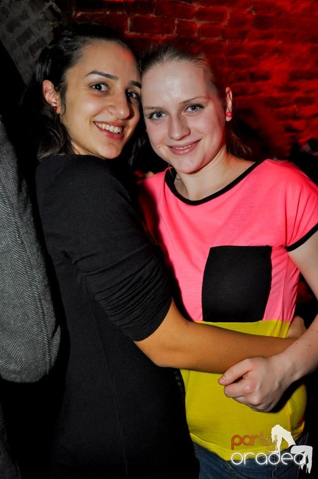 Black Friday Party în Escape,