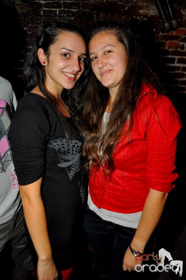 Black Friday Party în Escape,